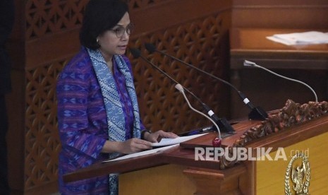 Menteri Keuangan Sri Mulyani menyampaikan Kerangka Ekonomi Makro (KEM) dan Pokok-Pokok Kebijakan Fiskal (PPKF) Rancangan Anggaran Pendapatan dan Belanja Negara Tahun Anggaran 2020 dalam Sidang Paripurna DPR di Gedung Nusantara II Kompleks Parlemen Senayan, Jakarta, Senin (20/5/19). 