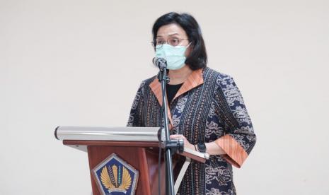 Menteri Keuangan Sri Mulyani saat memberikan kata sambutan dalam proses pelantikan dua pejabat Kemenkeu di Jakarta, Jumat (3/4). 