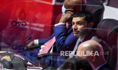 Menteri Keuangan Uni Emirat Arab Mohamed Bin Hadi Al Hussaini menghadiri pertemuan tingkat Menteri Keuangan dan Gubernur Bank Sentral atau Finance Ministers and Central Bank Governors Meeting (FMCBG) di Jakarta Convention Center, Jakarta, Kamis (17/2/2022). Pertemuan yang berlangsung pada 17-18 Februari 2022 itu merupakan rangkaian pertemuan di Jalur Keuangan dalam Presidensi G20 Indonesia yang membawa enam agenda prioritas, yakni exit strategy untuk mendukung pemulihan yang adil, pembahasan scarring effect untuk mengamankan pertumbuhan masa depan, sistem pembayaran di era digital, keuangan berkelanjutan, inklusi keuangan, dan perpajakan internasional. 