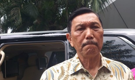 Menteri Koordinator Bidang Kemaritiman dan Investasi Luhut Binsar Panjaitan saat diwawancarai wartawan di Sentul International Convention Center, Bogor, Rabu (13/11).