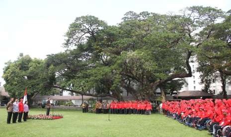 Menteri Koordinator Bidang Pembangunan Manusia dan Kebudayaan (Menko PMK) Puan Maharani menyampaikan laporan kesiapan kontingen Indonesia di Asian Para Games III Tahun 2018 kepada Presiden Joko Widodo, Selasa (2/10).