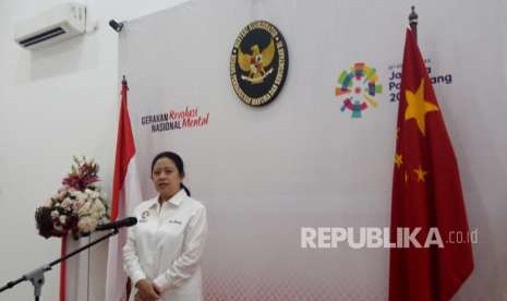 Menteri Koordinator Bidang Pembangunan Manusia dan Kebudayaan (MenkoPMK) RI Puan Maharani saat konferensi pers usai menggelar pertemuan dengan utusan Khusus Presiden RRC H.E Madame Sun Chunlan di kantor Kemenko PMK, Jakarta Pusat, Ahad (19/8).