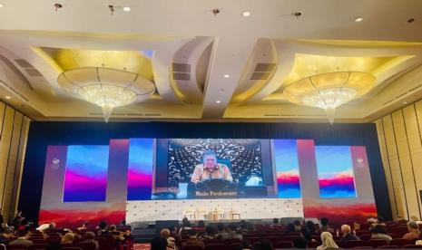 Menteri Koordinator Bidang Perekonomian Airlangga Hartarto menyampaikan bahwa Indonesia saat ini tengah fokus mengembangkan ekosistem kendaraan listrik (EV) untuk mendukung ketahanan energi di kawasan ASEAN, di Jakarta, Sabtu (2/9/2023). 