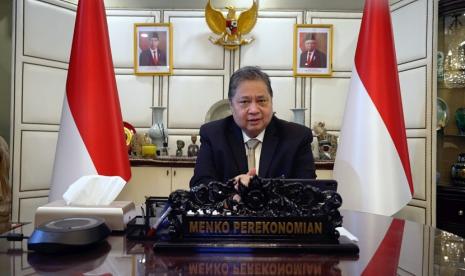 Menteri Koordinator Bidang Perekonomian, Airlangga Hartarto yang hadir secara virtual dalam acara Peluncuran Hasil Studi Penggunaan Platform Digital di Pedesaan Indonesia oleh DFS Lab, Selasa (25/7).