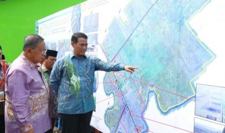  Menteri Koordinator bidang Perekonomian Darmin Nasution dan Menteri Pertanian Amran Sulaiman menghadiri puncak Hari Pangan Se-Dunia di Kalimantan Selatan 