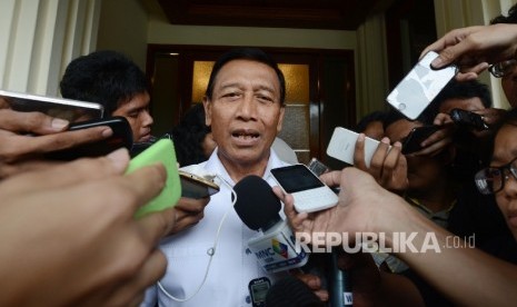   Menteri Koordinator Bidang Politik Hukum dan Keamanan (menkopolhukam) Wiranto 