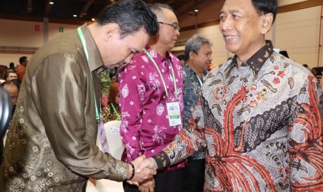 Menteri Koordinator Bidang Politik, Hukum dan Keamanan RI Jendral TNI (Purm) H Wiranto dan para pimpinan daerah hadir dalam Apkasi Otonomi Expo 2019, Trade Tourism and Investment.