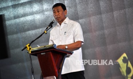  Menteri Koordinator Bidang Politik, Hukum dan Keamanan Wiranto memberikan paparannya saat menghadiri Rapat Koordinasi Persiapan Pelaksanaan Pilkada Serentak 2018, Di Hotel Kartika Candra, Jakarta, Senin (23/10).