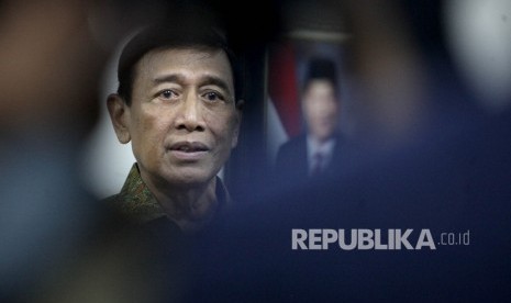 Menteri Koordinator bidang Politik, Hukum dan Keamanan Wiranto.