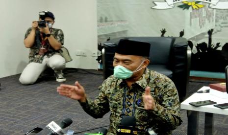 Menteri Koordinator Pembangunan Manusia dan Kebudayaan (Menko PMK) yang juga Pelaksana tugas (Plt) Menteri Sosial (Mensos) Muhadjir Effendy