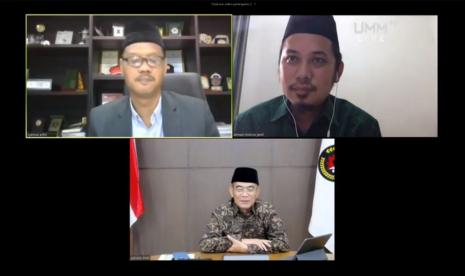 Menteri Koordinator Pembangunan Manusia dan Kebudayaan (Menko-PMK), Profesor Muhadjir Effendy memberikan kajian secara dalam jaringan (daring) Universitas Muhammadiyah Malang (UMM).