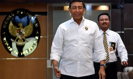 Menteri Koordinator Politik, Hukum, dan Keamanan Wiranto.