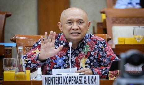 Menteri Koperasi dan UKM (MenkopUKM) Teten Masduki. Kementerian Koperasi dan UKM kembali menerbitkan Surat Edaran tentang kebijakan moratorium perizinan usaha koperasi simpan pinjam atau KSP menyusul maraknya masalah gagal bayar koperasi yany merugikan para anggota hingga triliunan.