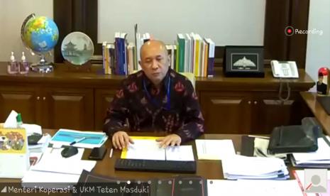 Menteri Koperasi dan UKM Teten Masduki luncurkan program pelatihan E-learning untuk Koperasi dan UKM secara virtual pada Kamis, (30/4).