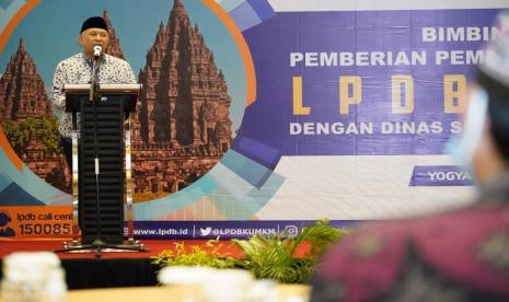 Menteri Koperasi dan UKM Teten Masduki menekankan pentingnya Lembaga Pengelola Dana Bergulir Usaha Mikro Kecil dan Menengah (LPDB-KUMKM) memiliki kemampuan yang besar dalam memperkuat permodalan koperasi.