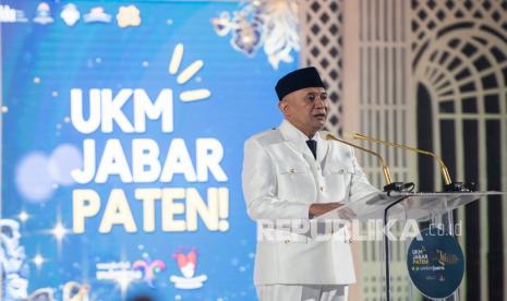 Menteri Koperasi dan Usaha Kecil Menengah Teten Masduki. Teten mengapresiasi kerja sama Shopee dengan Bumdes Jawa Barat.