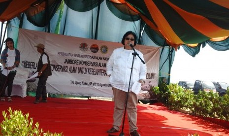 Menteri LHK, Siti Nurbaya membuka acara jambore konservasi alam di Ujung Kulon, Banten, Sabtu (8/8).