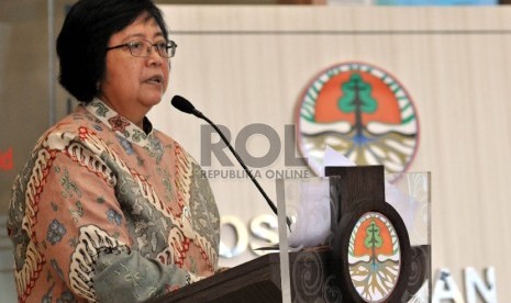  Menteri Lingkungan Hidup dan Kehutanan, Siti Nurbaya.