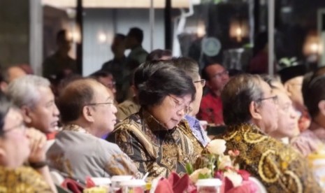 Menteri Lingkungan Hidup dan Kehutanan, Siti Nurbaya (Keempat kanan)