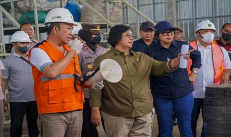 Menteri Lingkungan Hidup dan Kehutanan (LHK), Siti Nurbaya  meminta Direktur Jenderal Pengelolaan Limbah, Sampah, dan Bahan Beracun Berbahaya (PSLB3), Rosa Vivien Ratnawati, untuk  terus mengembangkan model pengelolaan sampah di kawasan pemukiman mewah. Kawasan seperti di Sentul, Bogor, Jabar, guna pengembangan program fokus pada 5 hingga 10 kabupaten pola khusus yaitu Kelola Sampah pada Lingkungan Pemukiman Kawasan Ibu Kota Kecamatan (IKK).