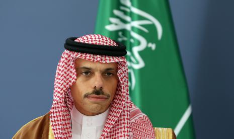 Menteri Luar Negeri Arab Saudi Pangeran Faisal bin Farhan mengungkapkan, bahwa komunitas internasional belum memprioritaskan perlunya segera mengakhiri pertempuran di Gaza. 