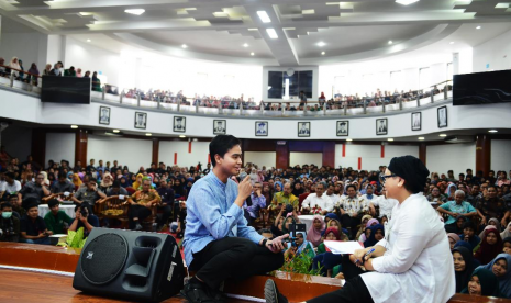 Menteri Luar Negeri (Menlu) Retno Marsudi berbicara di hadapan mahasiswa yang menghadiri acara Diplofest.