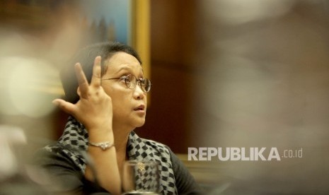 Menteri Luar Negeri, Retno L.P Marsudi saat emenrima kunjungan Republika di Kementerian Luar Negeri, Jakarta, Kamis (14/9).