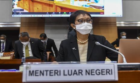 Menteri Luar Negeri Retno Marsudi menegaskan kembali posisi Indonesia terkait pentingnya menegakkan prinsip penghormatan integritas teritorial dan kedaulatan. 