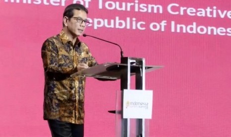 Menteri Pariwisata dan Ekonomi Kreatif (Menparekraf), Wishnutama Kusubandio, meminta artis dan seniman bantu edukasi corona