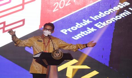 Menteri Pariwisata dan Ekonomi Kreatif Sandiaga Uno. Sandiaga mengajak negara ASEAN untuk memperkuat kolaborasi dalam rangka membangkitkan ekonomi negara-negara ASEAN melalui pariwisata.