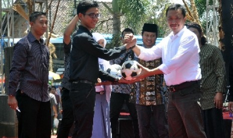 Menteri Pemuda dan Olahraga Imam Nahrawi (kanan).