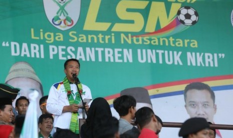 Menteri Pemuda dan Olahraga Imam Nahrawi ketika membuka Liga Santri Nasional 2017, Agustus silam.