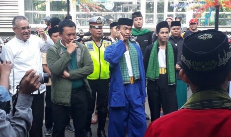 Menteri Pemuda dan Olahraga (Menpora) Imam Nahrawi ketika menghadiri milad Pondok Pesantren Asshidiqiyah yang ke-33. Ponpes Asshidiqiyah menggelar Festival Karnaval Asshidiqiyah 2018, yang sekaligus untuk menyambut Asian Games 2018. 