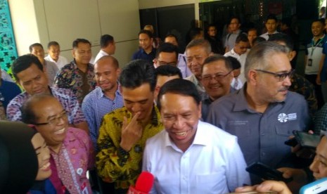 Menteri Pemuda dan Olahraga (Menpora) RI kabinet Indonesia Maju, Zainudin Amali saat menyambangi Kantor Kemenpora RI di Jakarta, Rabu (23/10).