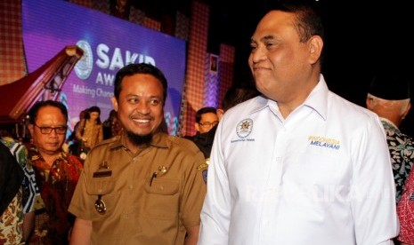 Wakil Gubernur Sulawesi Selatan, Andi Sudirman Sulaiman (kiri) saat bersama Menteri Pendayagunaan Aparatur Negara dan Reformasi Birokrasi (PANRB), Syafruddin (kanan) 