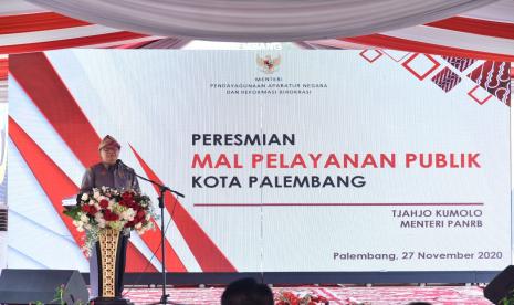 Menteri Pendayagunaan Aparatur Negara dan Reformasi Birokrasi Republik Indonesia (MenPAN-RB), Tjahjo Kumolo hadir dan meresmikan langsung Mal Pelayanan Publik (MPP) yang berlokasi di Jalan Gubernur HA Bastari, Palembang, Jumat (27/11).