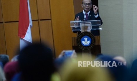 Menteri Pendidikan dan Kebudayaan (Mendikbud) Muhadjir Effendy memberikan pemaparan Program Penguatan Pendidikan Karakter di Graha Utama Kementerian Pendidikan dan Kebudayaan, Jakarta, Rabu (26/7).