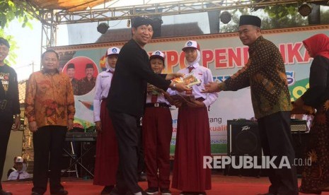 Menteri Pendidikan dan Kebudayaan (Mendikbud) Muhadjir Effendy meresmikan penerapan Penguatan Pendidikan Karakter (PPK) di Purwokerto, kabupaten Banyumas Jawa Tengah, Kamis (27/4).