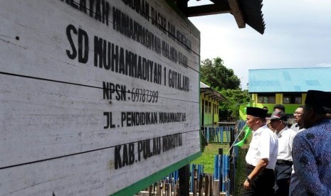 Menteri Pendidikan dan Kebudayaan (Mendikbud), Muhadjir Effendy, meresmikan SLB Morotai dan SMK Maritim Muhammadiyah Halmahera Timur, Maluku Utara, di pendopo kabupaten pulau Morotai, Sabtu (17/12).