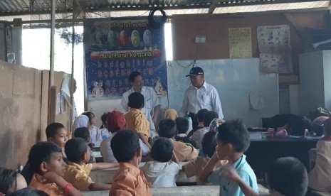 Menteri Pendidikan dan Kebudayaan, Muhadjir Effendi, melakukan kunjungan ke Pusat Kegiatan Belajar Masyarakat atau Community Learning Centre (CLC) di Tawau, Sabah, Malaysia, Kamis (24/1).