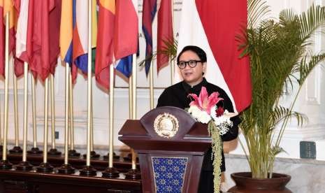 Menteri Pendidikan dan Kebudayaan Muhadjir Effendy dan Menlu Retno Marsudi mengapresiasi Pemerintah Australia yang telah menyelamatkan kembali benda cagar budaya Indonesia berupa tengkorak Asmat. Benda itu diselundupkan ke Australia setelah ditawarkan di sebuah situs di internet pada tahun 2014.  Penyerahan benda cagar budaya itu berlangsung di kantor Kemenlu, Jakarta, Rabu (29/8).