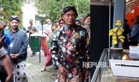 Menteri Pendidikan dan Kebudayaan Muhajir Effendy melakukan peninjauan stand dalam Pekan Pendidikan Jogja  yang diselenggarakan UPT Kemrndikbud se DIY di Museum  Benteng Vredeburg  Yogyakarta, Sabtu sore (21/4).