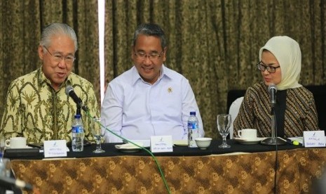 Menteri Perdagangan Enggartiasto Lukita, Menteri Desa, Pembangunan Daerah Tertinggal, dan Transmigrasi (PDTT) Eko Putro Sandjojo, Kepala BPOM Penny K Lukito (kiri ke kana)