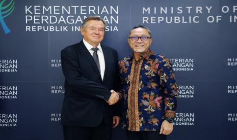 Menteri Perdagangan RI Zulkifli Hasan bertemu dengan Menteri Integrasi dan Ekonomi Makro Komisi Ekonomi Eurasia, Sergei Glazyev di Jakarta, pada Jumat (27/1/2023).