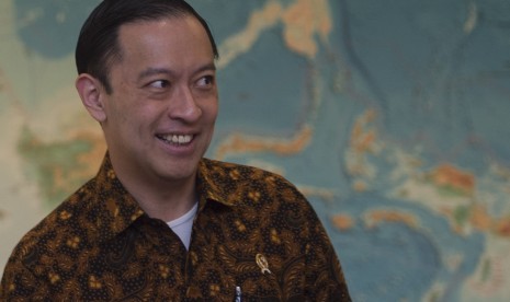 Menteri Perdagangan Thomas Lembong memberi keterangan pers mengenai hasil kunjungannya bersama presiden Joko Widodo ke Timur Tengah beberapa waktu lalu di Kementerian Perdagangan, Jakarta, Rabu (16/9).