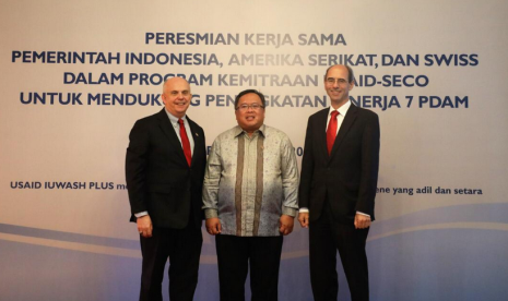 Menteri Perencanaan Pembangunan Nasional (PPN)/Kepala Bappenas Bambang Brodjonegoro dalam peresmian kerja sama Pemerintah Indonesia,  Amerika Serikat, dan Swiss dalam Program Kemitraan USAID-SECO untuk Mendukung Peningkatan Kinerja 7 PDAM, Rabu (26/6).