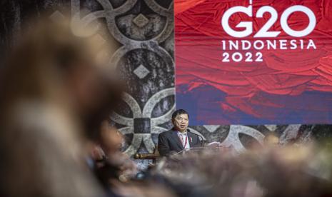 Menteri Perencanaan Pembangunan Nasional/Kepala Bappenas Suharso Monoarfa memberikan paparannya saat pertemuan G20 Development Ministerial Meeting (DMM) 2022 di Tanjungpandan, Belitung, Kepulauan Bangka Belitung, Kamis (8/9/2022). Dalam pertemuan tersebut membahas mengenai pemetaan untuk pemulihan dan ketahanan yang lebih kuat di negara berkembang pulau kecil, berkembang dan tertinggal serta pernyataan visi menteri G20 tentang multilateralisme untuk dekade aksi SDGs. 