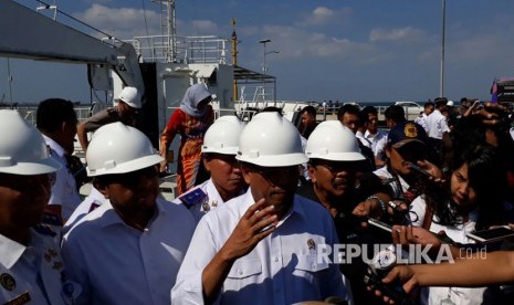 Menteri Perhubungan Budi Karya Sumadi melakukan kunjungan ke Pelabuhan Probolinggo, Jatim, Ahad (20/8).