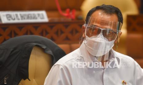 Menteri Perhubungan Budi Karya Sumadi mengikuti Rapat Dengar Pendapat (RDP) dengan komisi V DPR, di Kompleks Parlemen, Senayan, Jakarta, Rabu (3/2/2021). Rapat tersebut membahas mengenai musibah jatuhnya Pesawat Sriwijaya Air Nomor Penerbangan SJ-182.