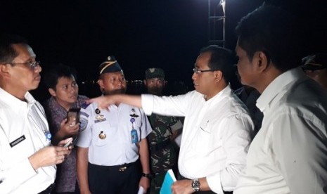 Menteri Perhubungan  Budi Karya Sumadi meninjau Pelabuhan Garongkong, Barru, Sulawesi Selatan, Jumat (27/10)